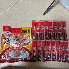 キャットフード猫オヤツにゃめーるまぐろ味合計32本譲ります！の画像