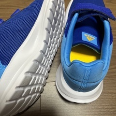 アディダス　adidas スニーカー　23.5 未使用の画像