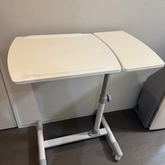 移動・昇降可能デスクの画像