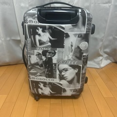 2泊３日用　おしゃれプリントスーツケースの画像