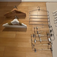IKEAハンガー、ニトリボトムスハンガー の画像