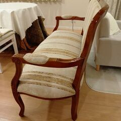 アンティークの猫足の2人かけ高級ソファの画像