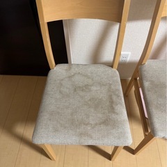 ダイニングテーブルの画像