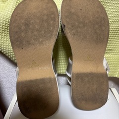 リジェイスプル　ビジュー付きサンダルの画像