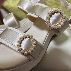 リジェイスプル　ビジュー付きサンダルの画像