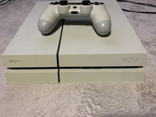 PS4本体　ソフト4本　セット売り　【日曜引き渡し予定者決まりました