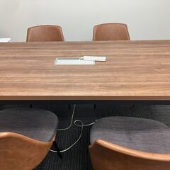 【多少の使用感あり】会議用テーブル ミーティングテーブル 椅子4脚セットの画像