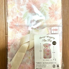 【まとめて全部】クリスマス用の不織布製巾着型ギフトバッグの画像