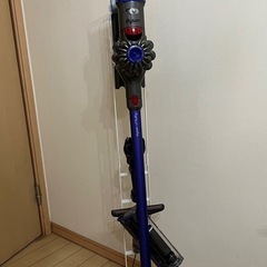 （美品）ダイソン V7 fluffy スタンド付きフィルタ電池交換済の画像