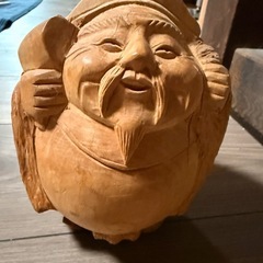 縁起の良さそうな木造や石像の画像