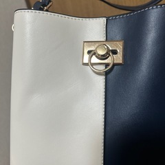 ショルダーバックの画像