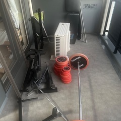【引き取り限定】バーベルセットとベンチの画像