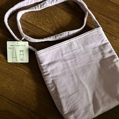 新品ローラアシュレイショルダーバッグの画像