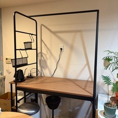 IKEAの対面カフェテーブルの画像