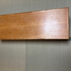 木製テーブルの画像