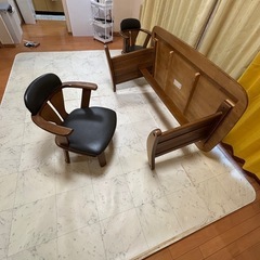 コイズミ大きめダイニングテーブルの画像