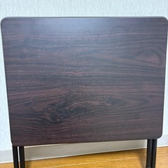 折りたたみテーブルの画像