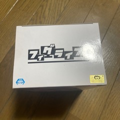 ルフィーのフィギュア件ペン立ての画像