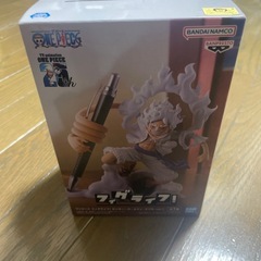 ルフィーのフィギュア件ペン立ての画像