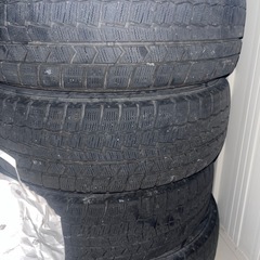 【年内即決割引】スタッドレスタイヤ195/60/R16の画像