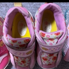 キッズシューズ 女の子の画像