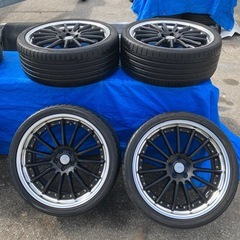 21インチアルミホイルタイヤ付きの画像