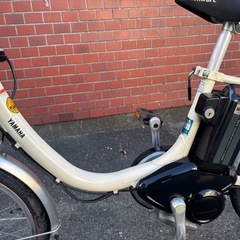 YAMAHA 電動アシスト自転車 シティタイプ クリーム色 の画像