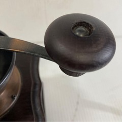 手挽きコーヒーミル 木製 ブラウン レトロ インテリアの画像