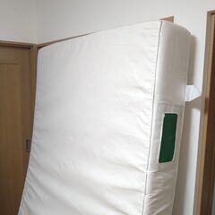 体操マット（厚手）と踏切板※マットはシングルベットより少しだけ大きいくらいのサイズの画像