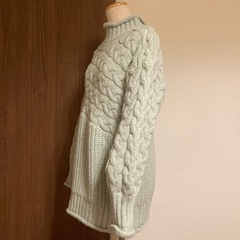 COQULE グリーン ニット　の画像