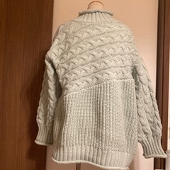 COQULE グリーン ニット　の画像