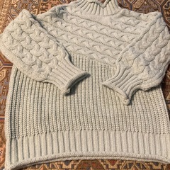 COQULE グリーン ニット　の画像