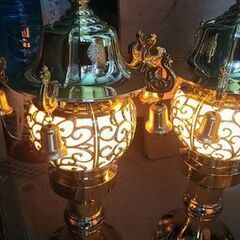 盆提灯◇霊前灯 [10号 鈴付] ゴールド 一対セット 美品 行燈  行灯  灯明  仏壇 モダン 飾り 棚 葬祭  仏具  照明 祭壇 灯篭  盆用品  新盆飾りの画像