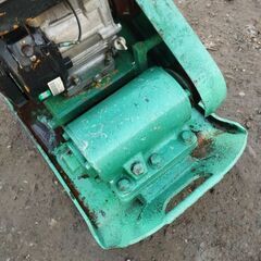 プレート プレートコンパクター 60kg うまく機能している の画像