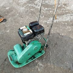 プレート プレートコンパクター 60kg うまく機能している の画像