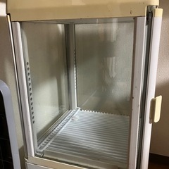 ※受付中止　レトロな冷蔵庫の画像