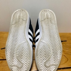 adidas ブラック/ホワイト スニーカーの画像