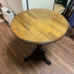 丸テーブル　木彫　12月末までの画像
