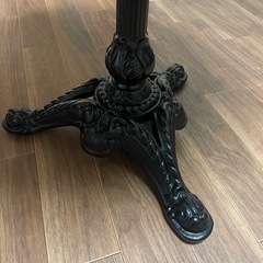 丸テーブル　木彫　12月末までの画像