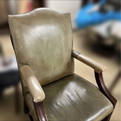 オリーブカラー　　レザーアームチェア 2脚の画像
