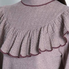 リリーブラウン　ニットトップスの画像