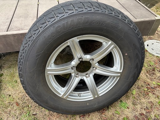 プラド装着265/65R17  スタッドレスタイヤ　アルミ付4本