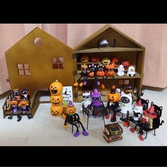 クリスマスとハロウィンのお飾りとアイテムのセットの画像