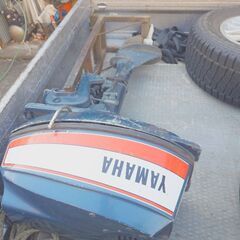 ヤマハ船外機5馬力ジャンク台付きの画像