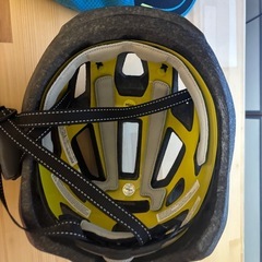 定価4,997円 未使用★美品⛑️自転車ヘルメット点滅機能付きの画像