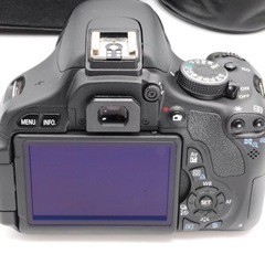 ❤️美品☘️スマホ転送⭐️Canon Eos Kiss X5 ダブルレンズ　カメラケースつき！録画　🔰初心者/すぐ使える/簡単本格撮影/◻︎近くから遠くまで撮影！✨標準・望遠レンズつき！液晶バリアングル機能！ 🌟デジタル一眼レフカメラ☘️ の画像