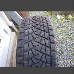 激安で １本のみ スタッドレス タイヤ 265/70/R16 ブリジストン ブリザック ランクル ハイラックス プラド サーフ ４駆 ４WDの画像