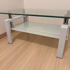 ガラステーブルの画像