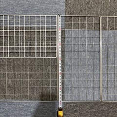 ワイヤーネット　ステンレス3枚 ＆ 白1枚（今年中に処分予定）の画像