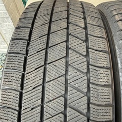 215/55R17 ブリヂストン ブリザック VRX3 スタッドレスタイヤ４本 溝有エスティマ クラウン フォレスター  
オデッセイの画像